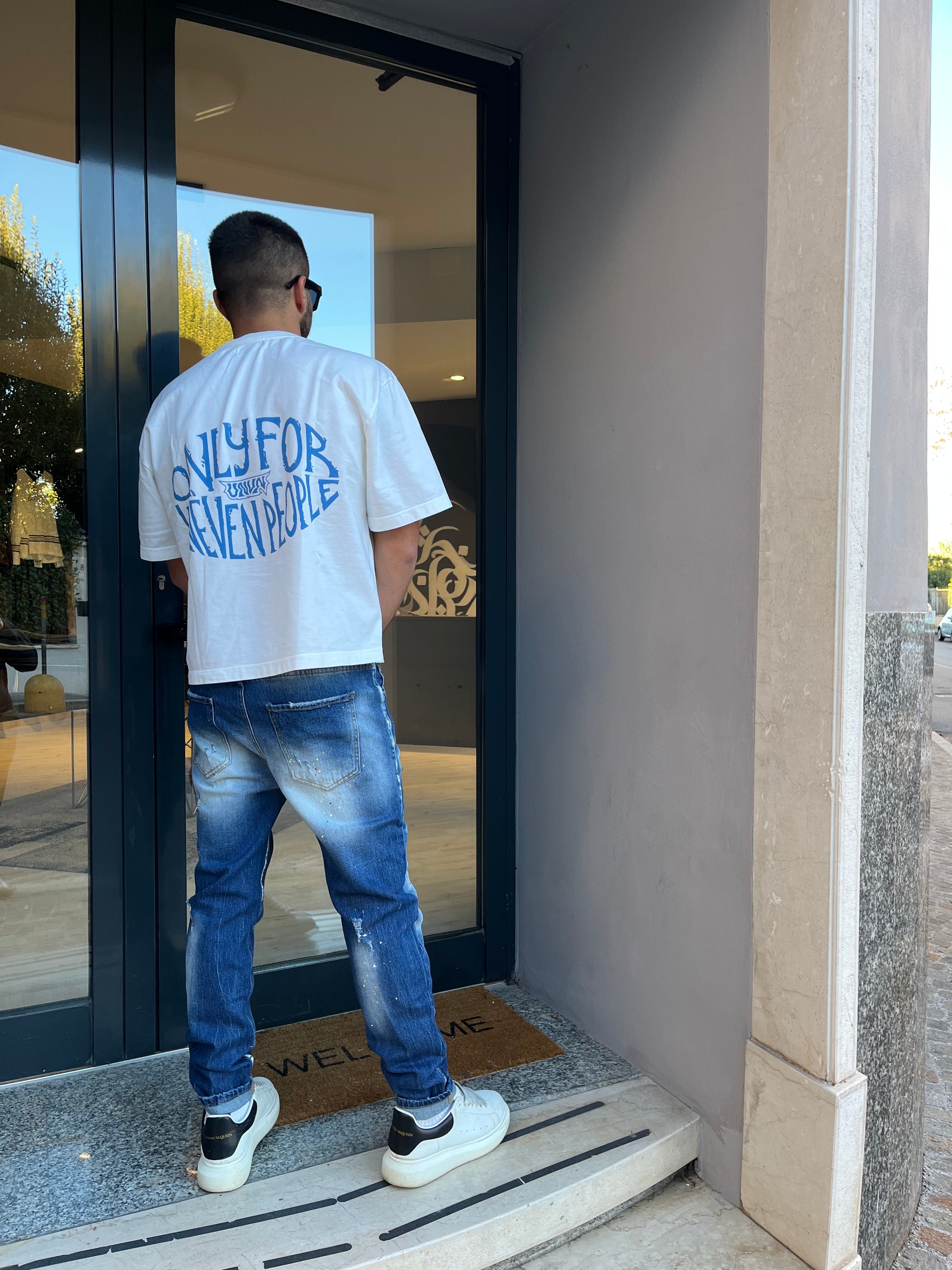 Jeans Slim Fit Destroyed “Urban Paint” – Effetto Schizzato e Lavaggio Sfumato
