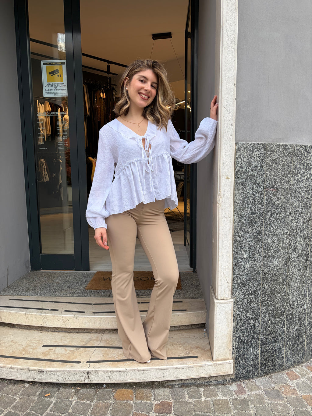 Blusa con lacci