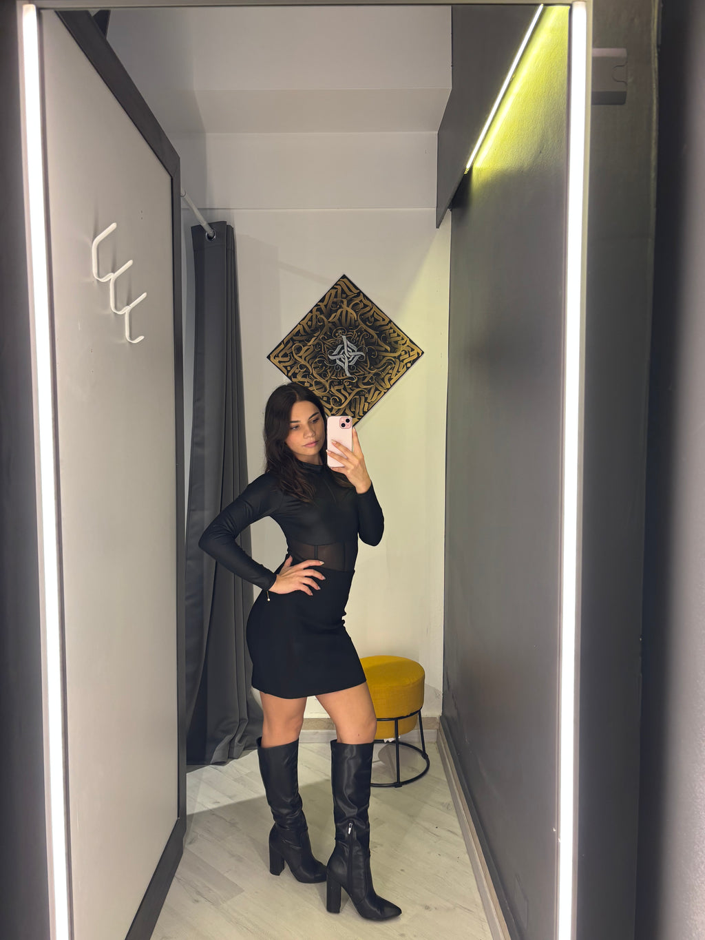 🖤 Gonna nera “Night Shape” – Minimal, sensuale, iconica 🖤