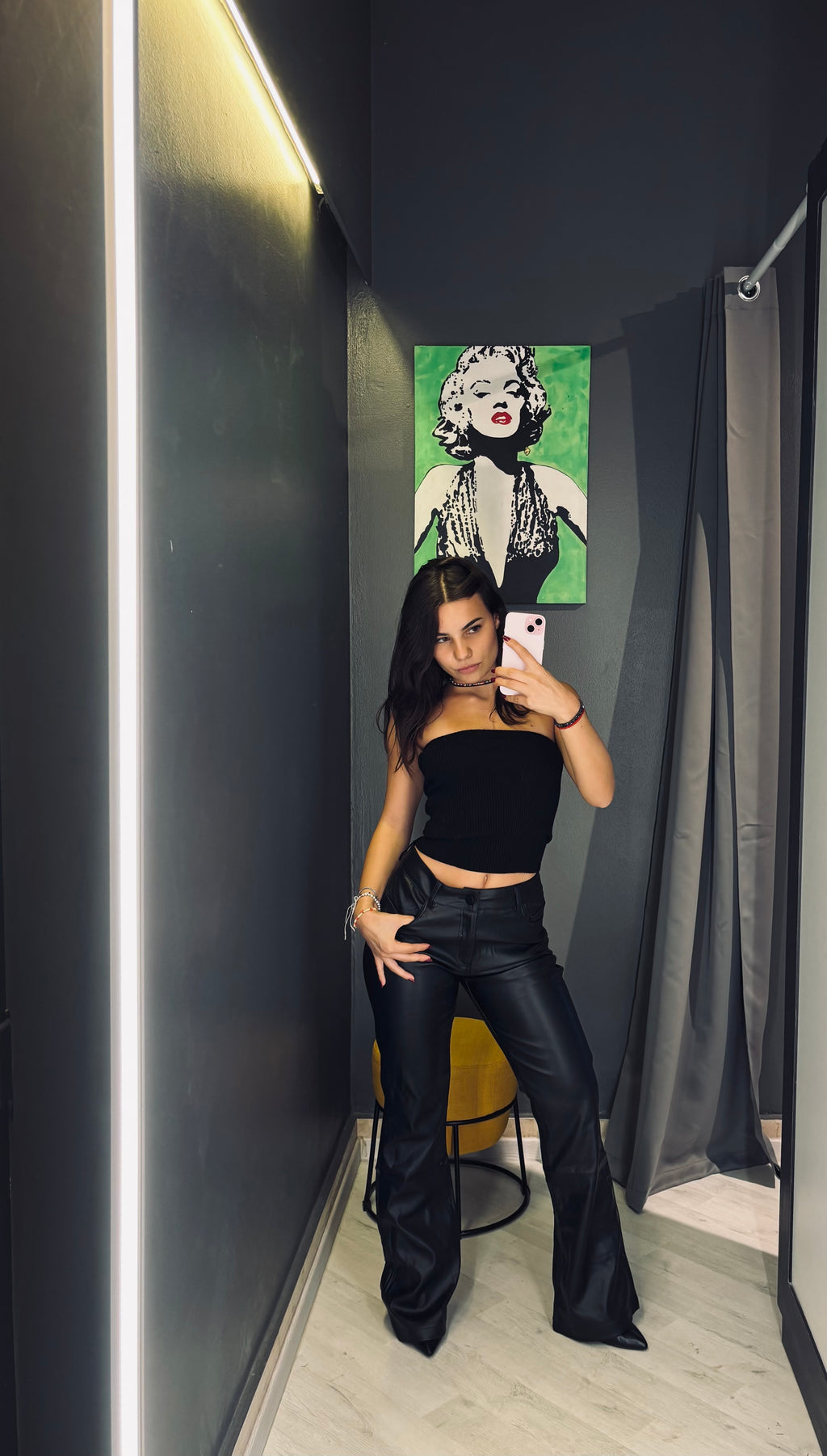 Top Fascia Nero Elegante – Must Have per Outfit Urban & Chic