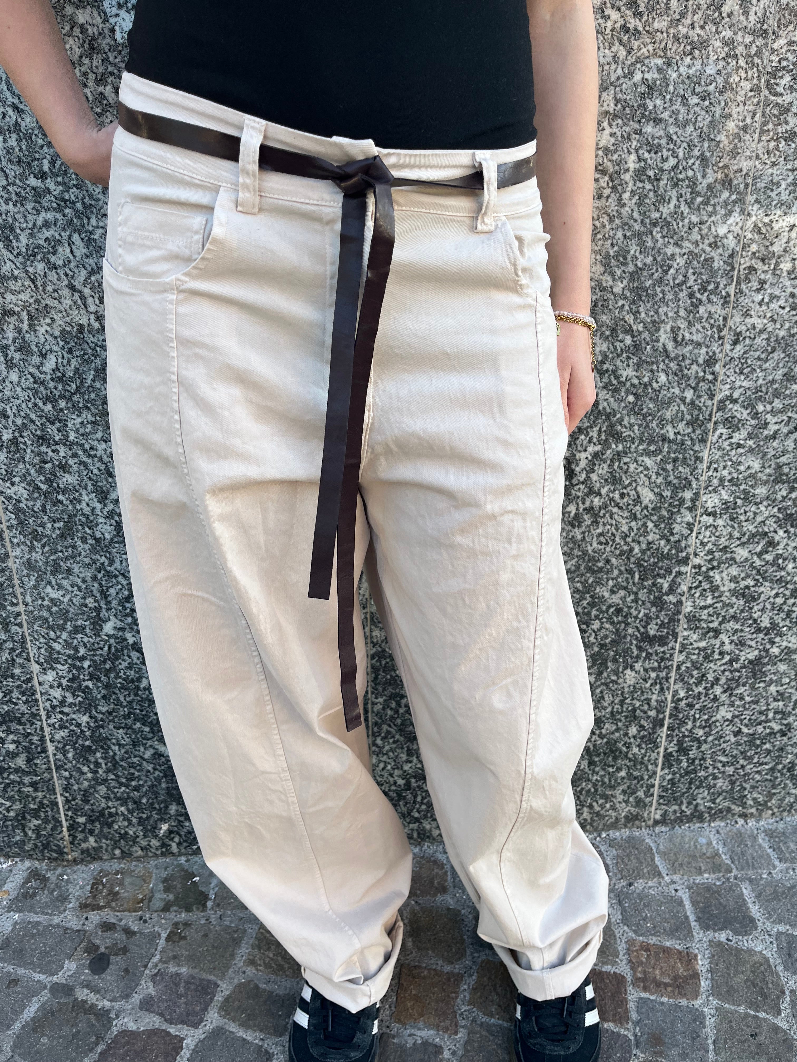 Pantalone Beige Relaxed Fit con Cintura – Stile Casual Chic Donna