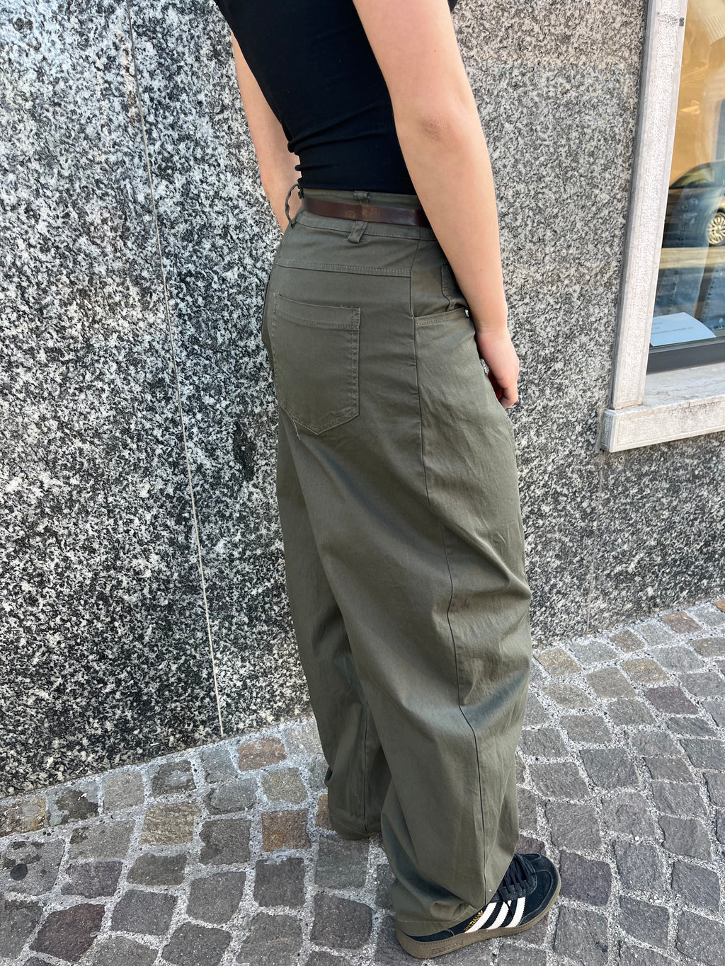Pantalone Verde Oliva a palazzo con Cintura – Stile Urban Donna