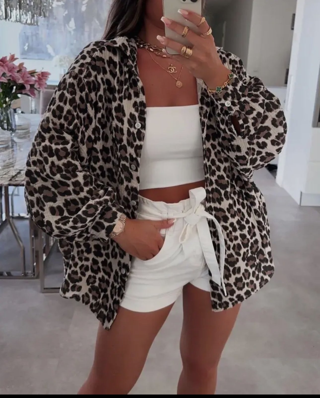 ⸻

Camicia Oversize Animalier Leopardata – Stile Trendy