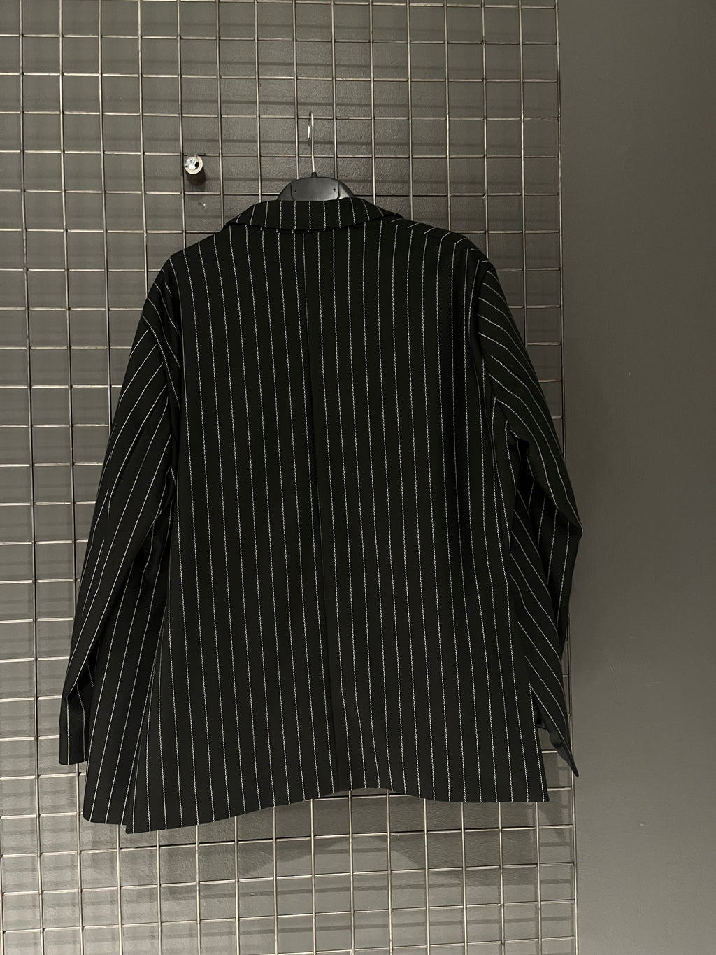 Blazer Oversize a Righe Bianche – Power Chic Edition