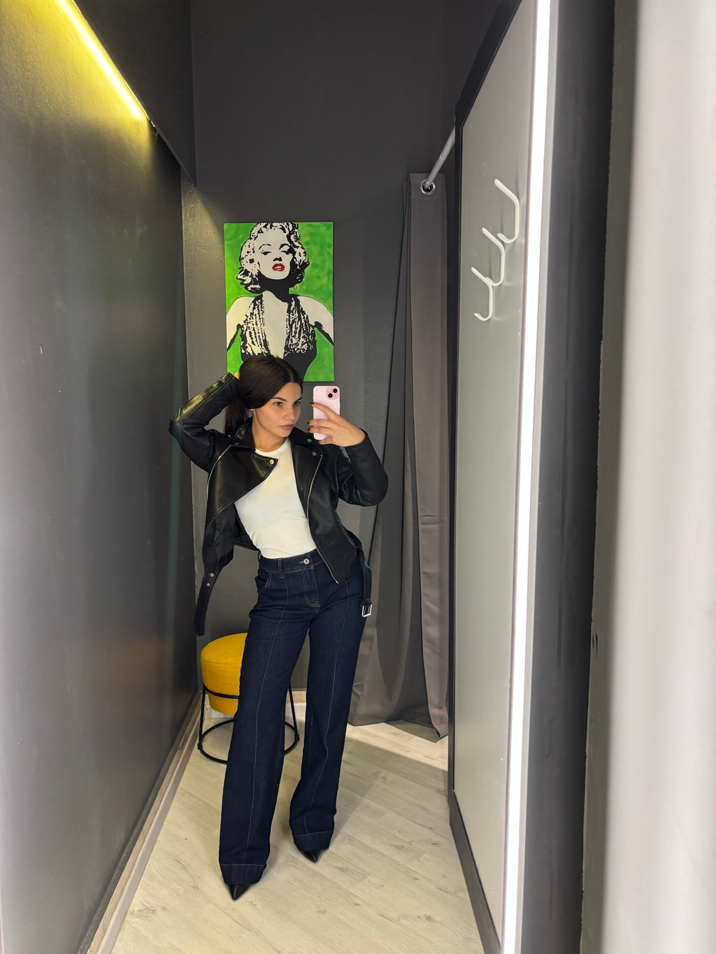 Giacca in Ecopelle Nera – Stile Iconico e Intramontabile