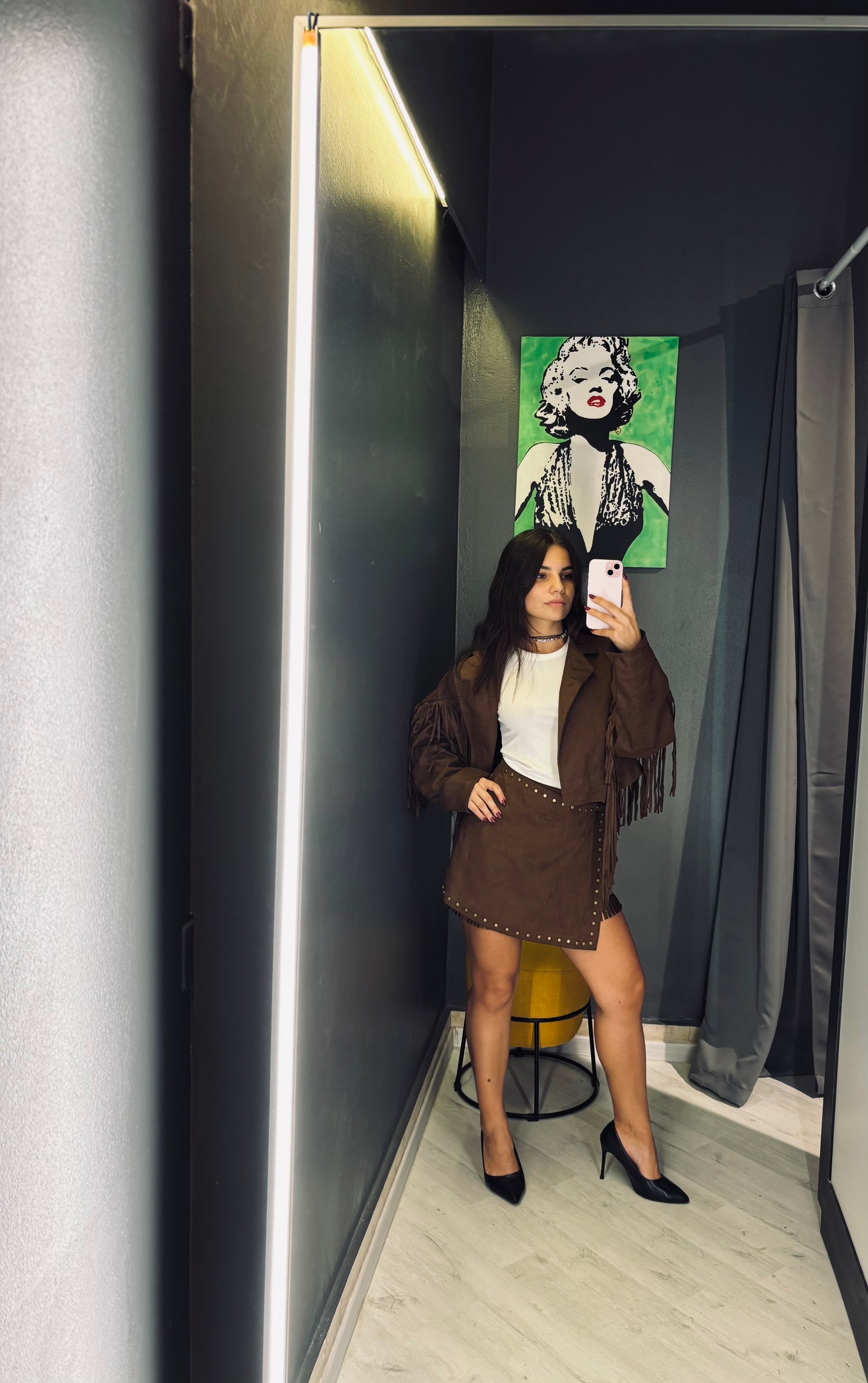 Giacca Marrone Scamosciata con Frange – Stile Western Glam