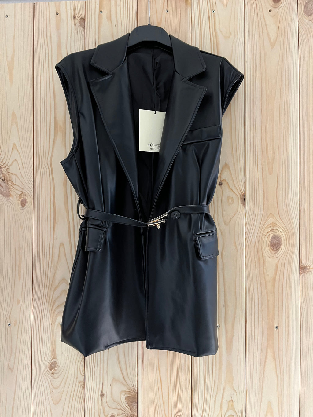 Gilet Blazer in Ecopelle con Cintura – Eleganza Moderna