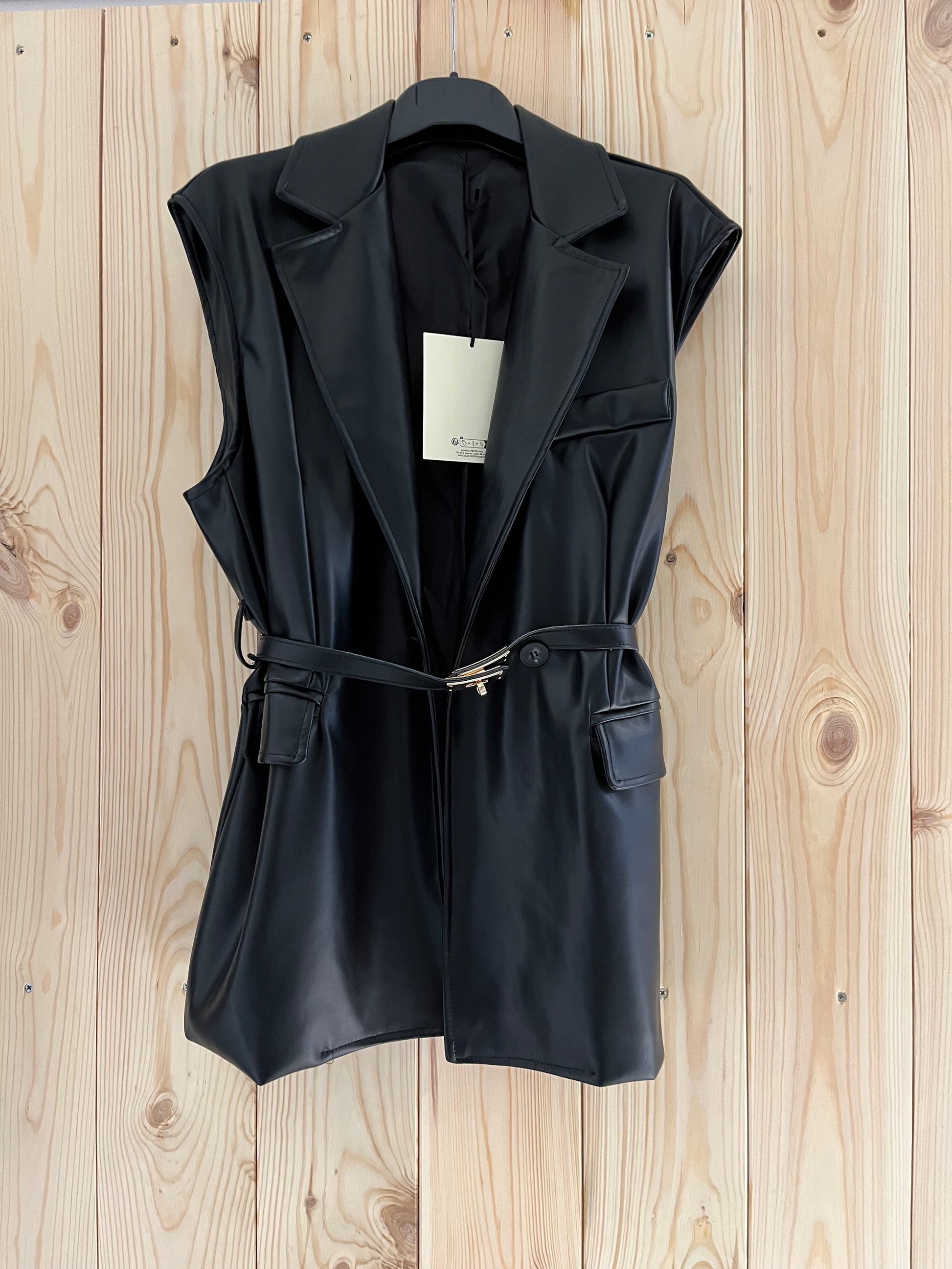 Gilet Blazer in Ecopelle con Cintura – Eleganza Moderna