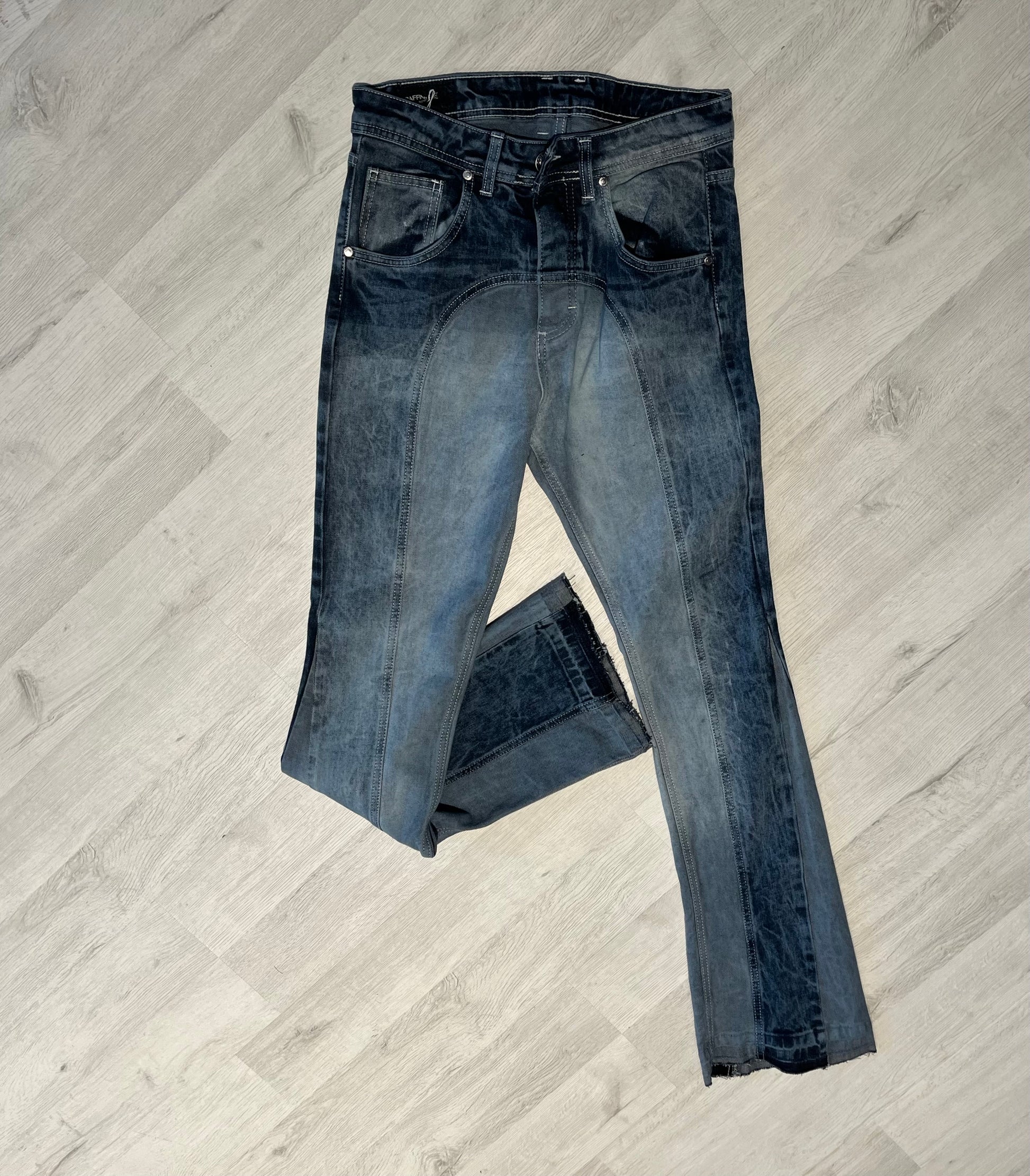 Jeans Vintage Patchwork Uomo – Effetto Washed & Dettagli Raw