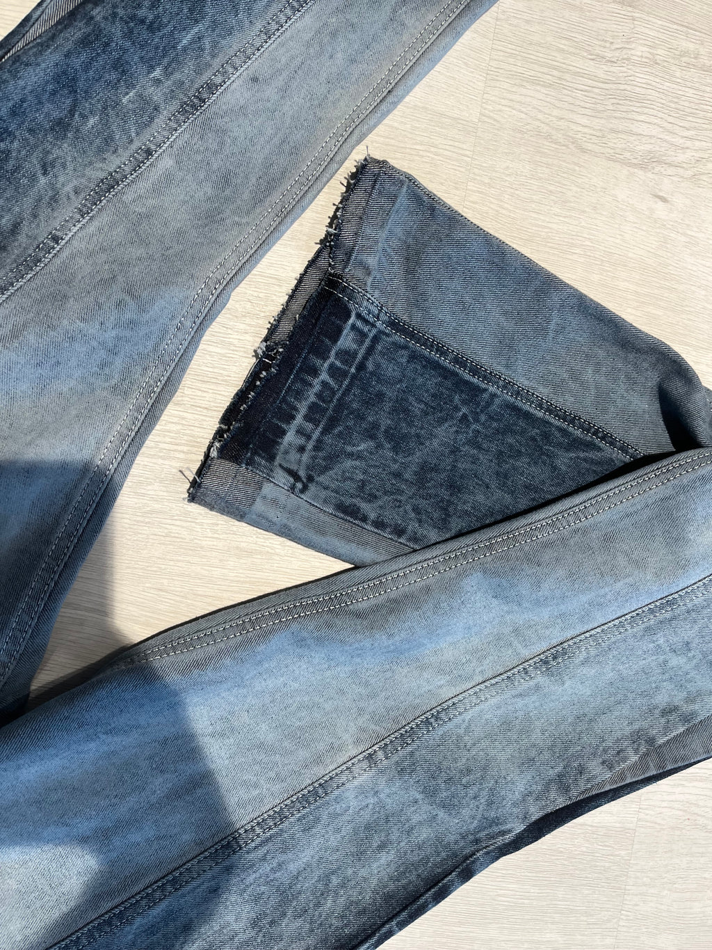 Jeans Vintage Patchwork Uomo – Effetto Washed & Dettagli Raw