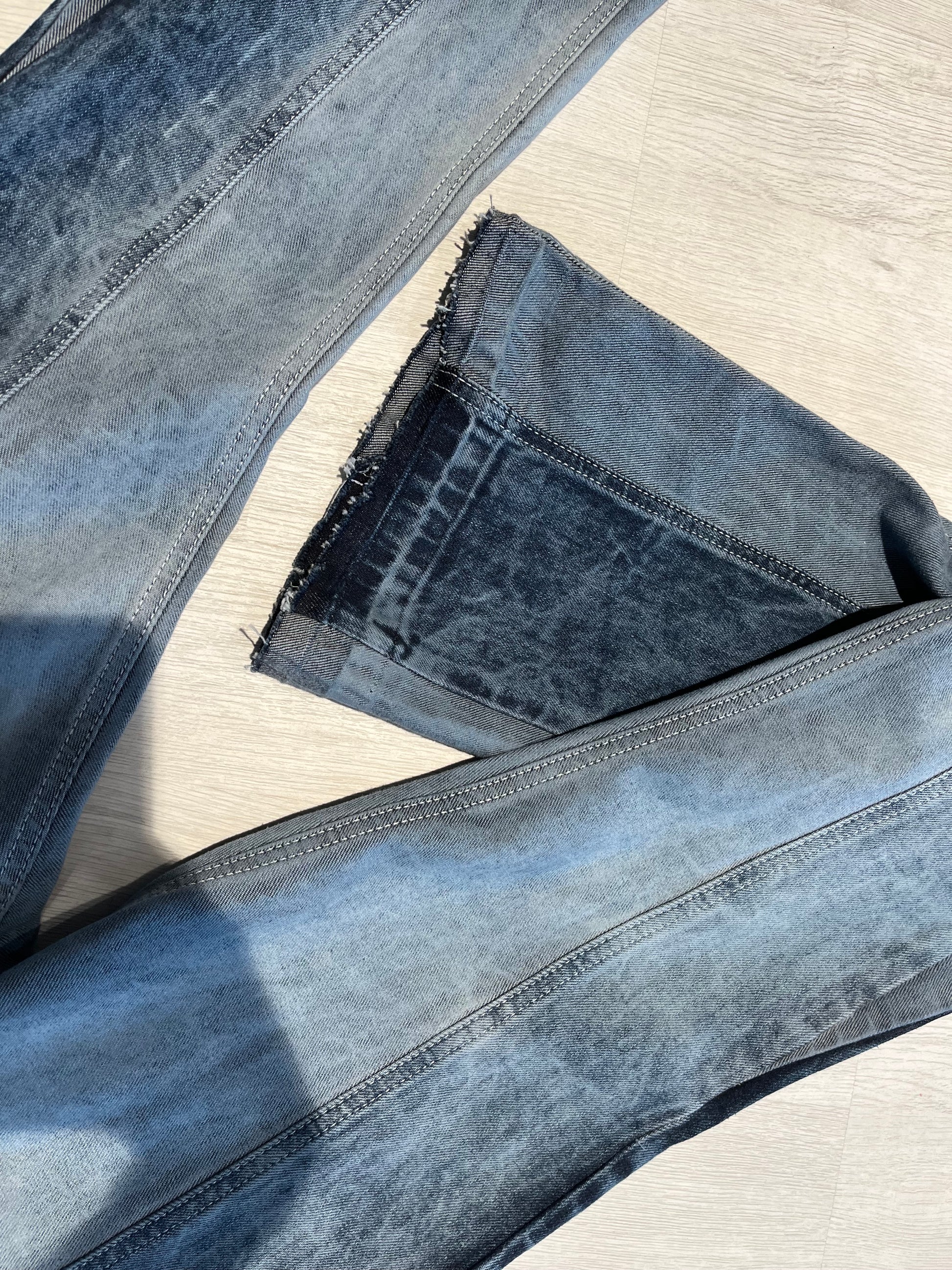 Jeans Vintage Patchwork Uomo – Effetto Washed & Dettagli Raw