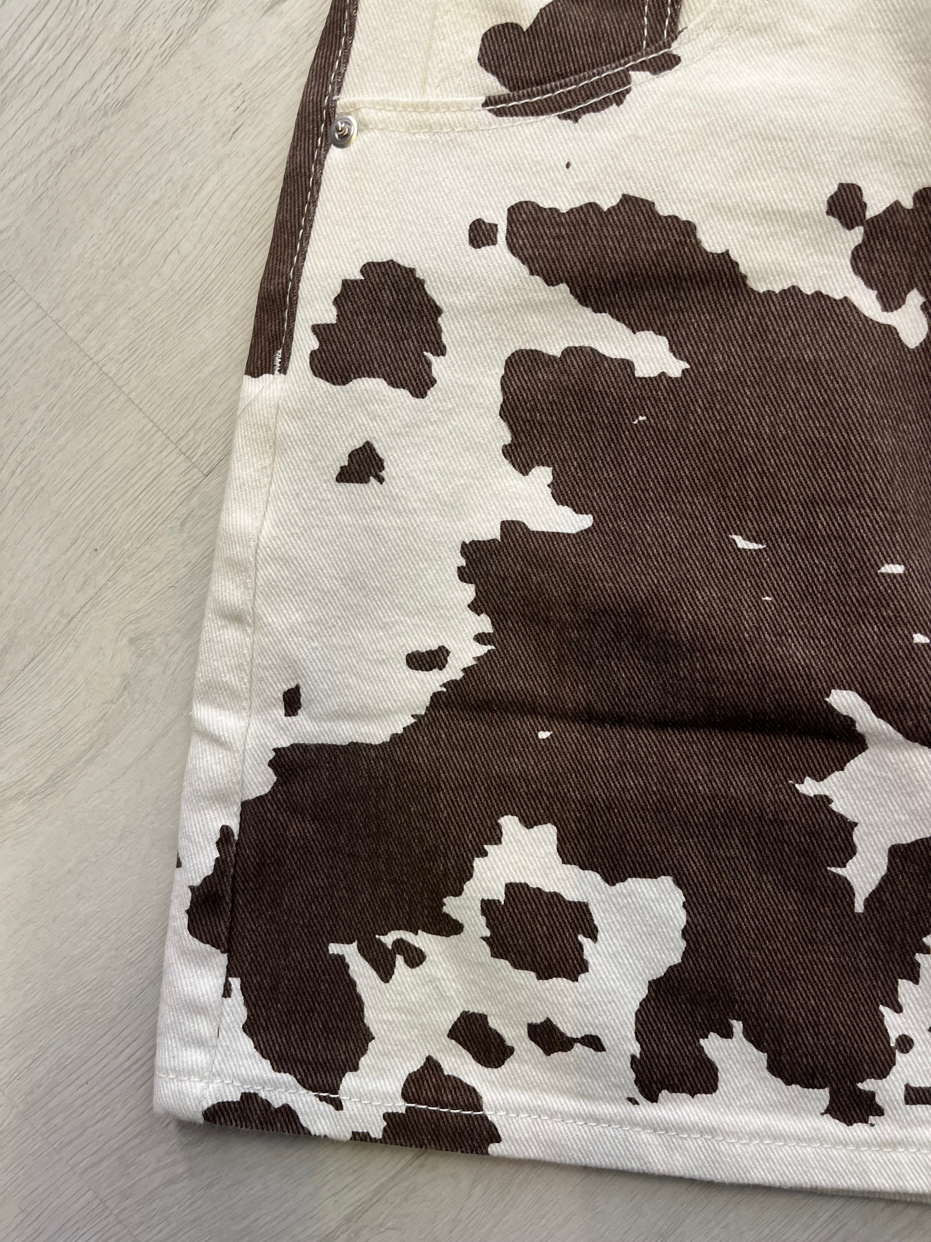 Gonna Mini Cow Print – Urban Chic dal Carattere Unico