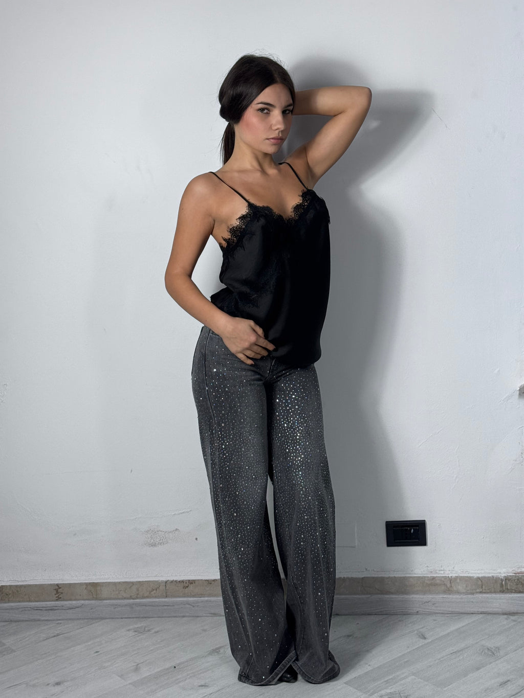 Pantaloni Grigio Diamante – Glam & Shine Edition