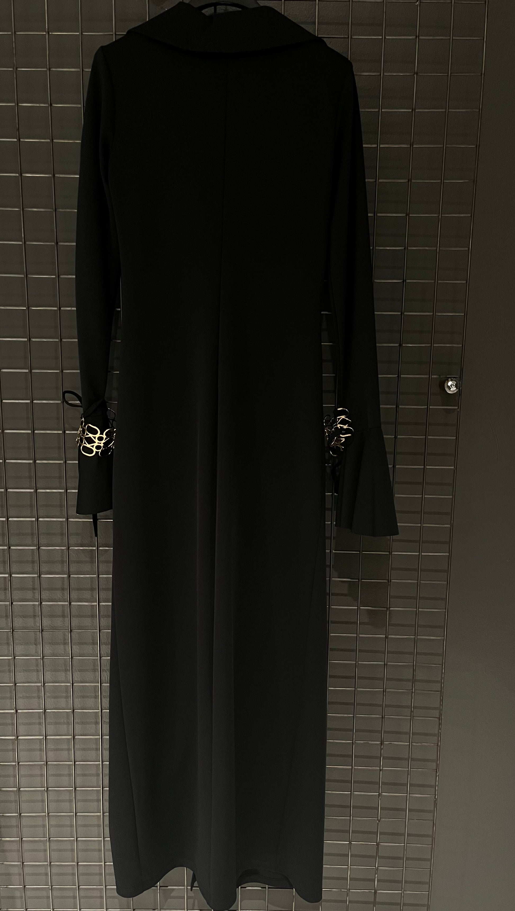 Abito Lungo Nero Elegante – Golden Cuffs Edition