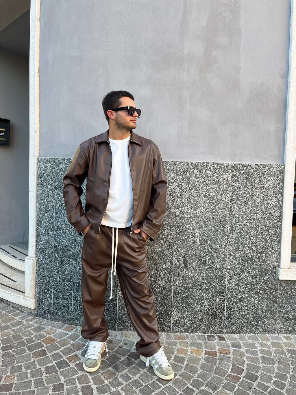 Completo in Ecopelle Marrone – Street Luxury Look