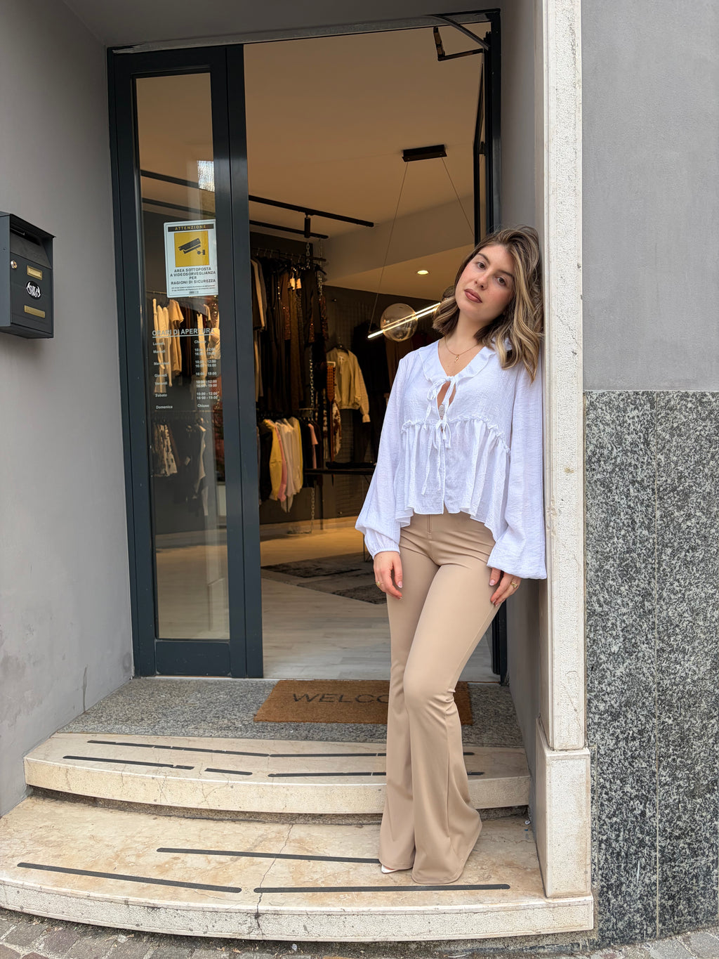 Blusa con lacci