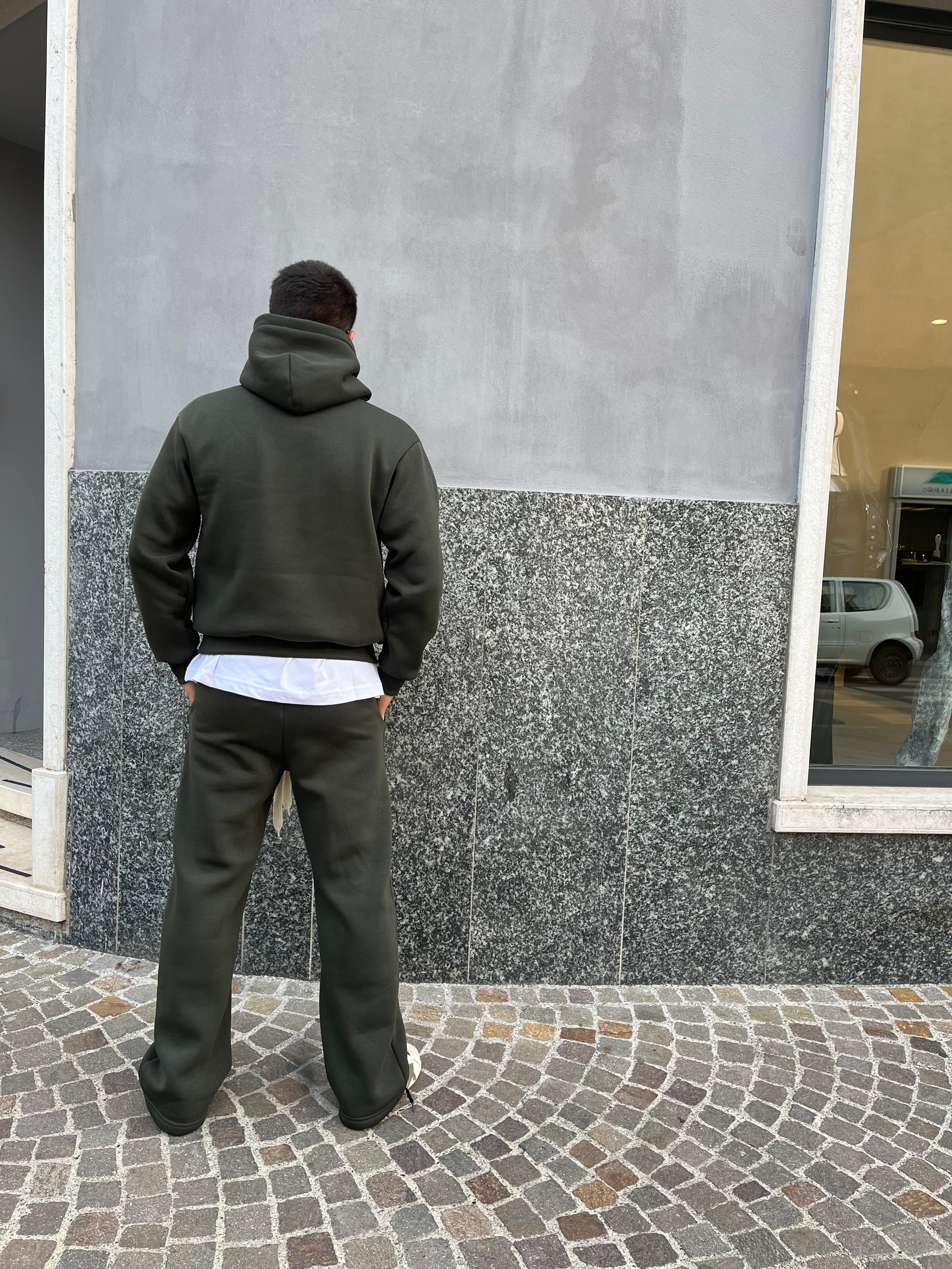 Tuta Streetwear Verde Militaret – Comfort & Stile Urban