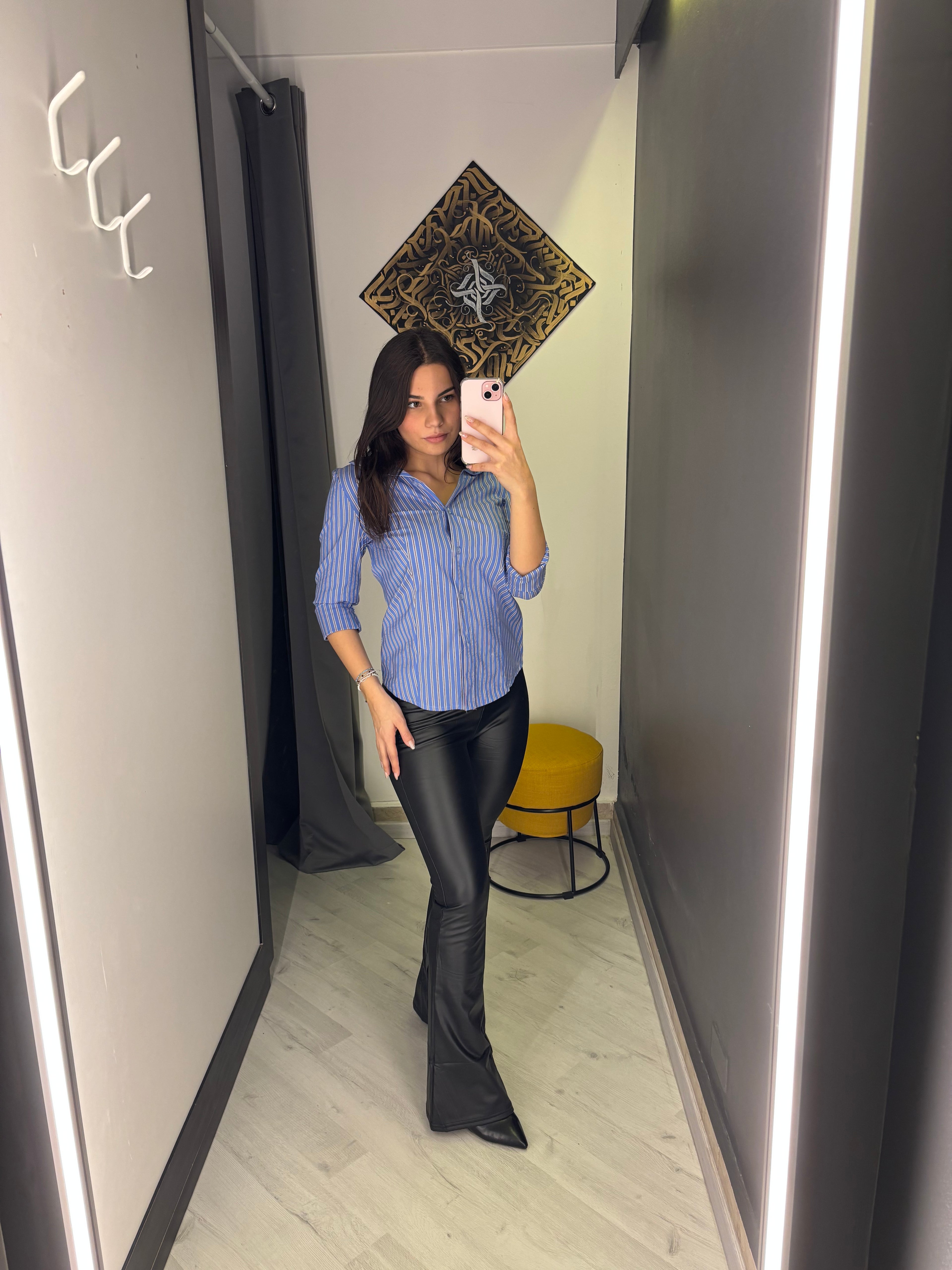 Camicia Donna a Righe Blu – Eleganza Casual con Maniche Risvoltabili