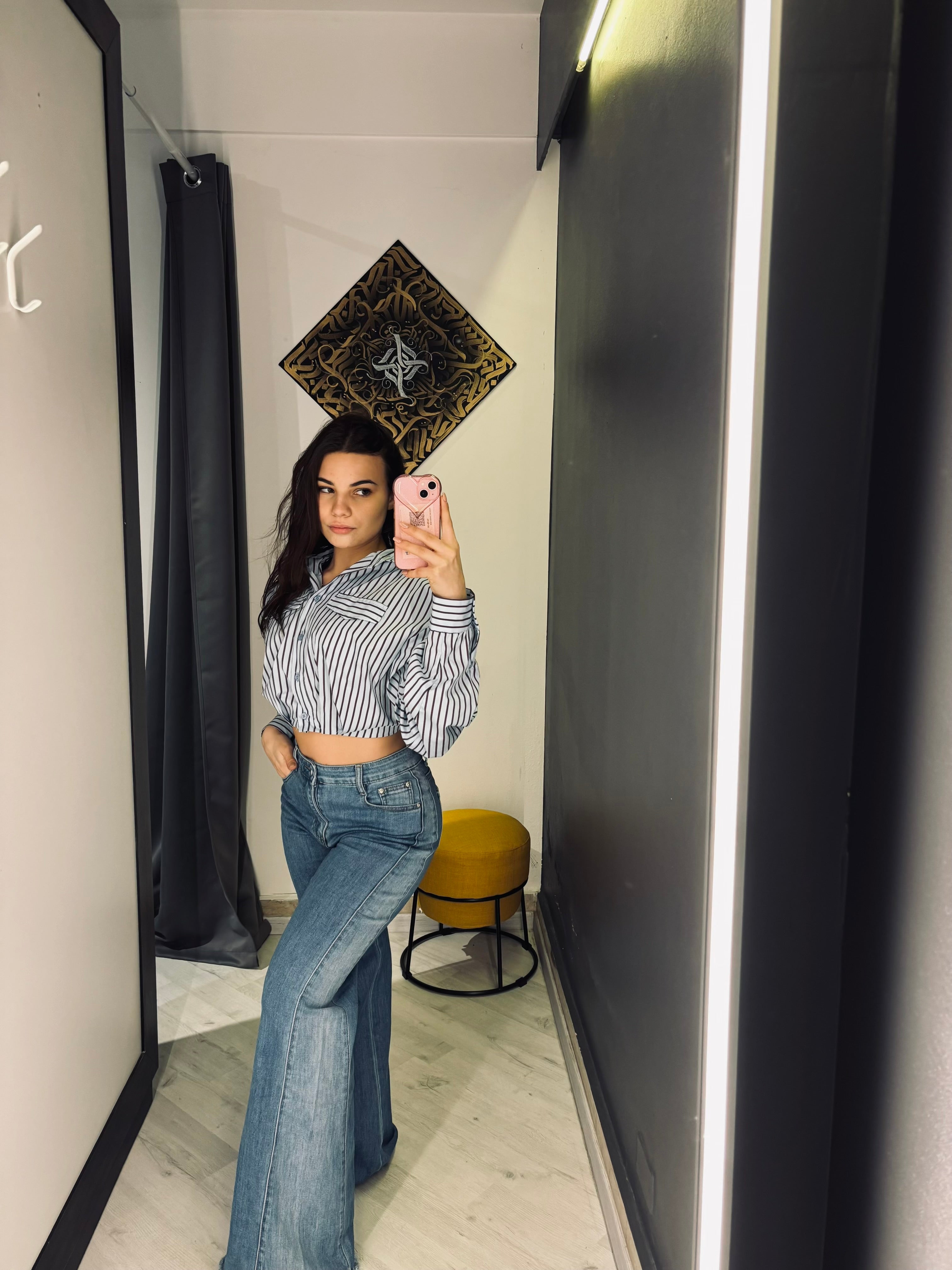 Camicetta Crop a Righe “City Chic” – Eleganza Casual Moderna