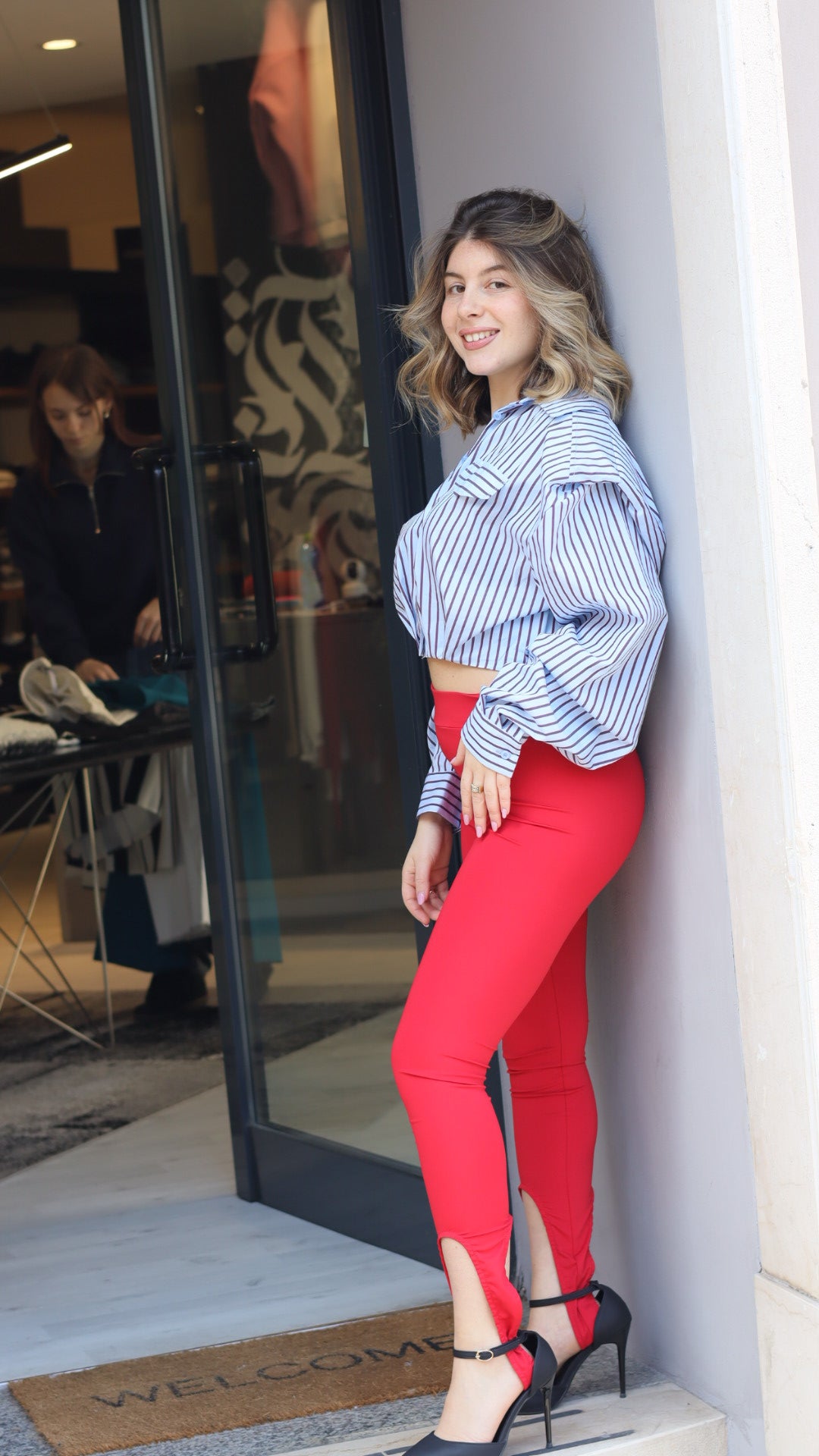 Camicetta Crop a Righe “City Chic” – Eleganza Casual Moderna