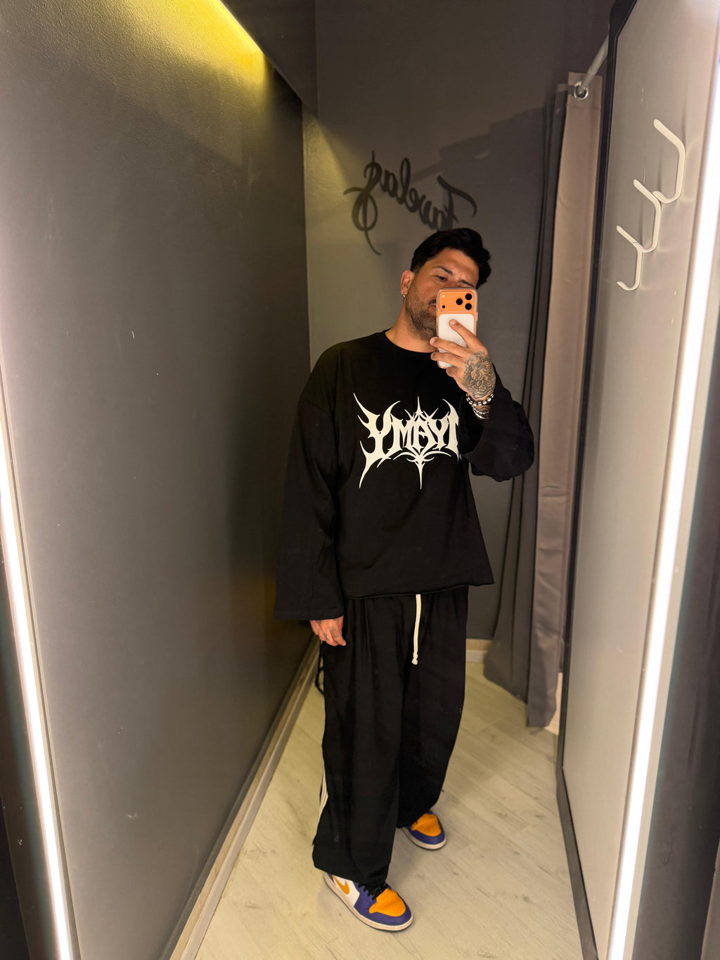 Maglia Oversize Graphic – Black Edition