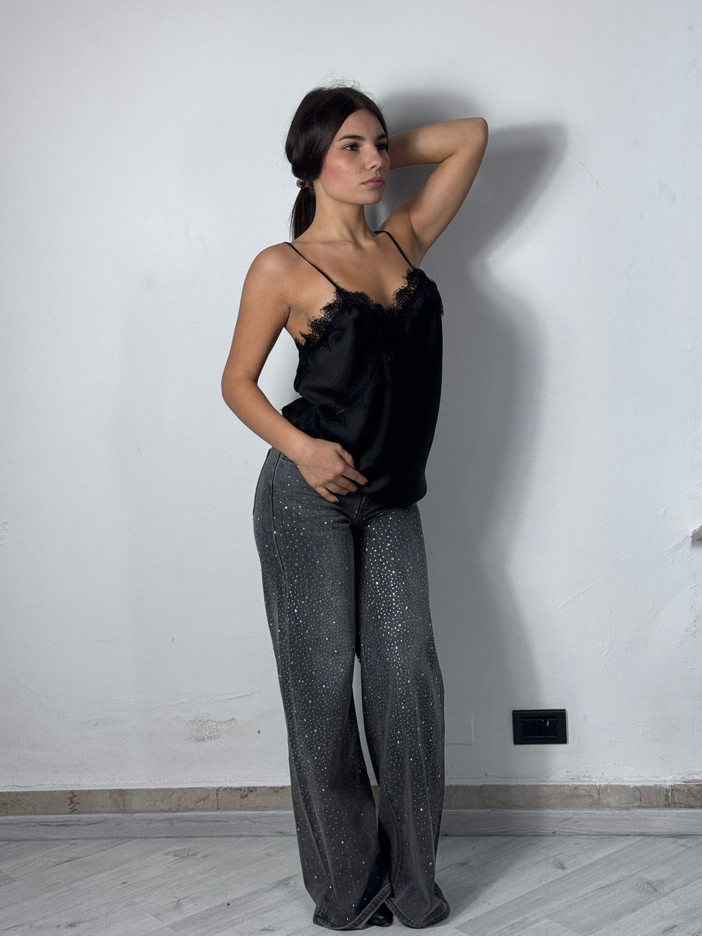 Top in Raso Nero con Pizzo – Night Glow Edition