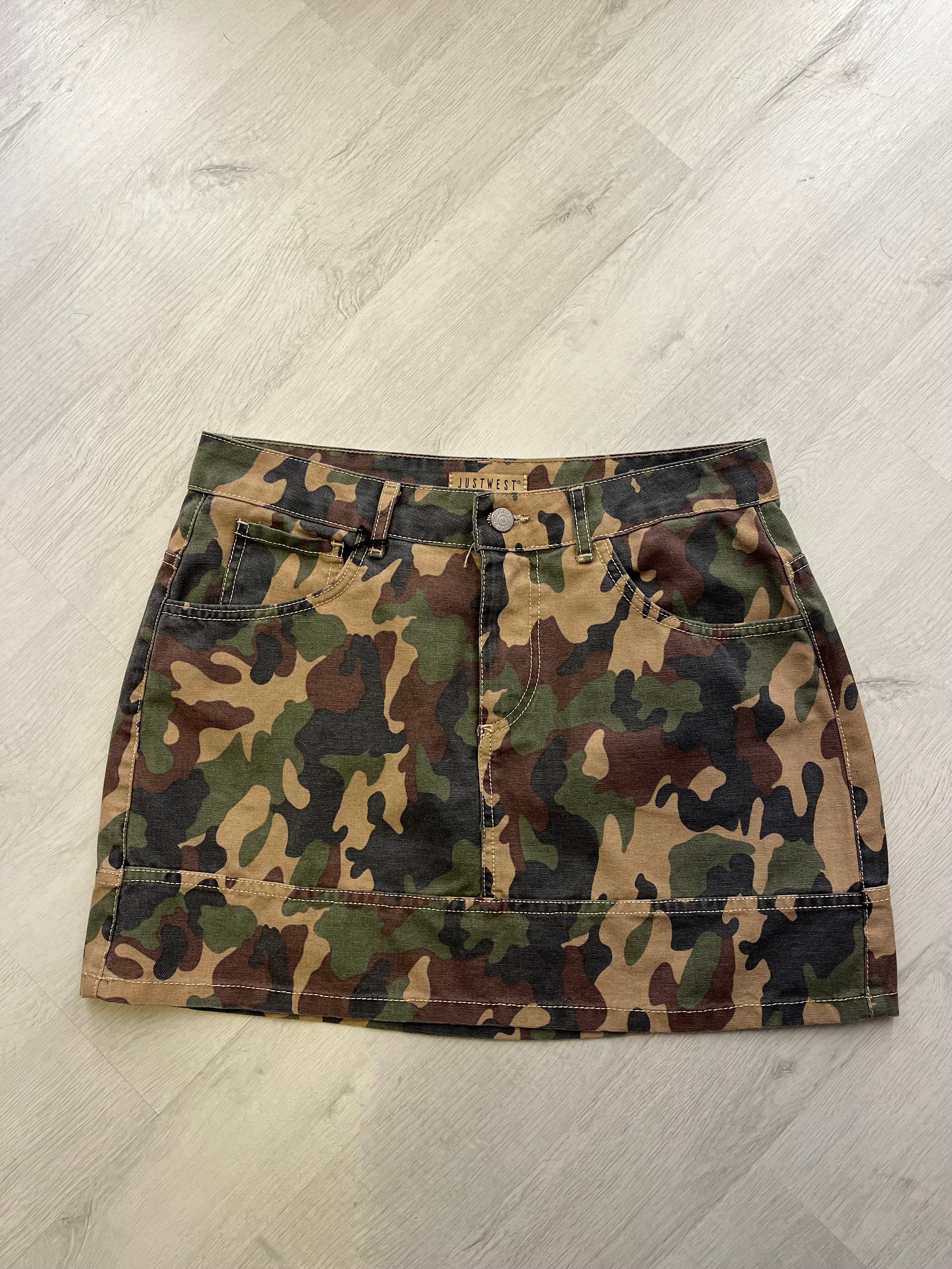 Gonna Mini Camouflage Urban – Stile Streetwear Grintoso