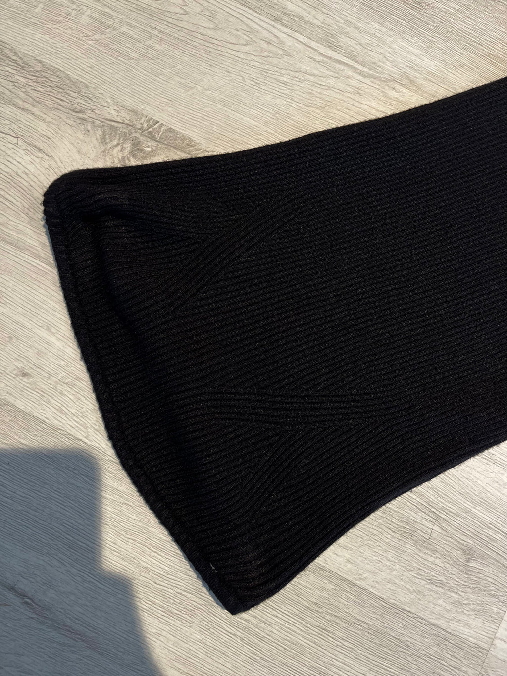 Top Fascia Nero Elegante – Must Have per Outfit Urban & Chic