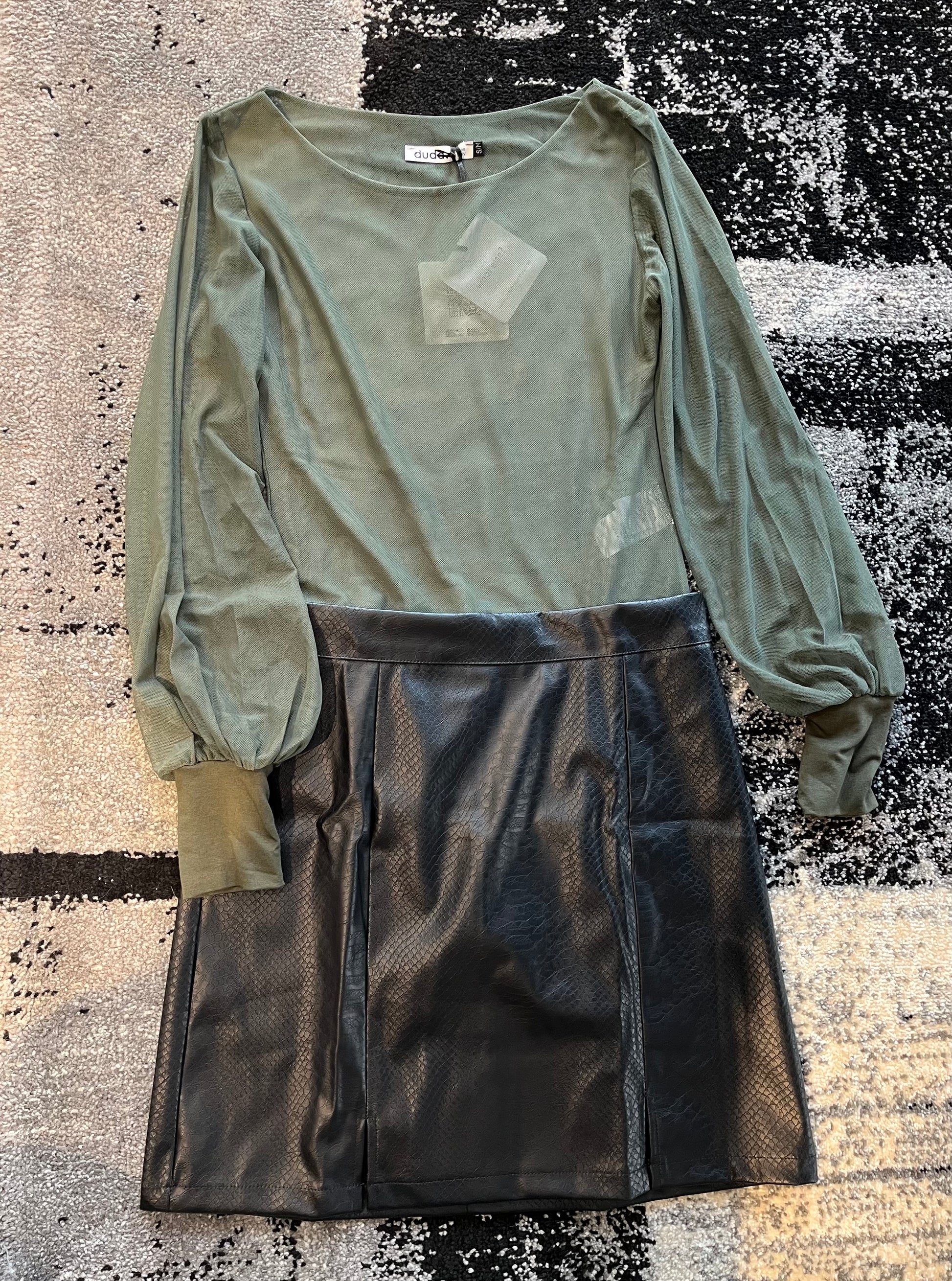 Body Verde Militare in Tulle con Maniche a Palloncino – Eleganza e Stile