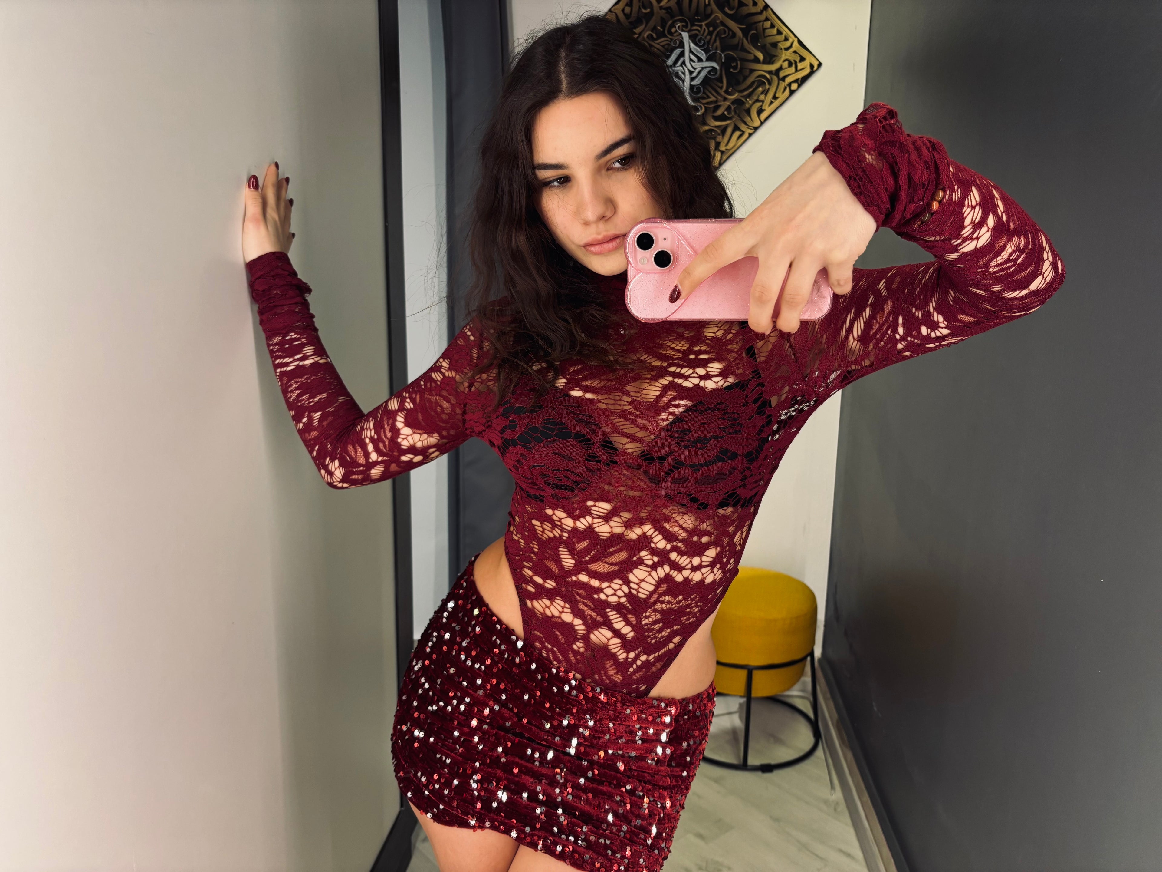 Gonna Mini Bordeaux con Paillettes – Shine Night Edition