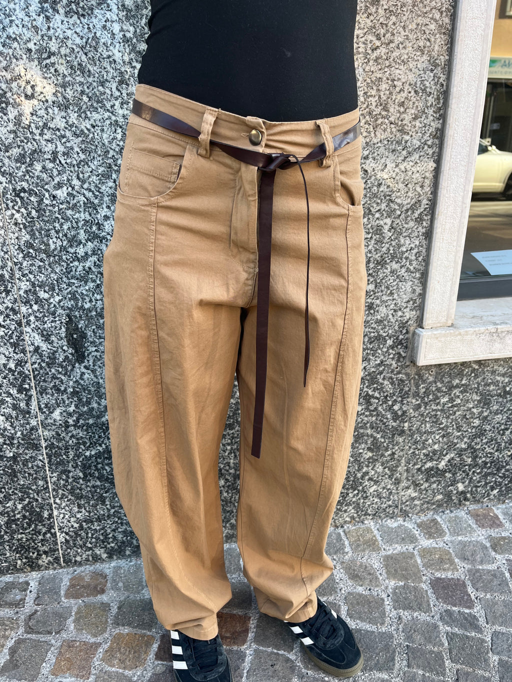 Pantalone  colore cammello Relaxed Fit con Cintura – Stile Casual Donna