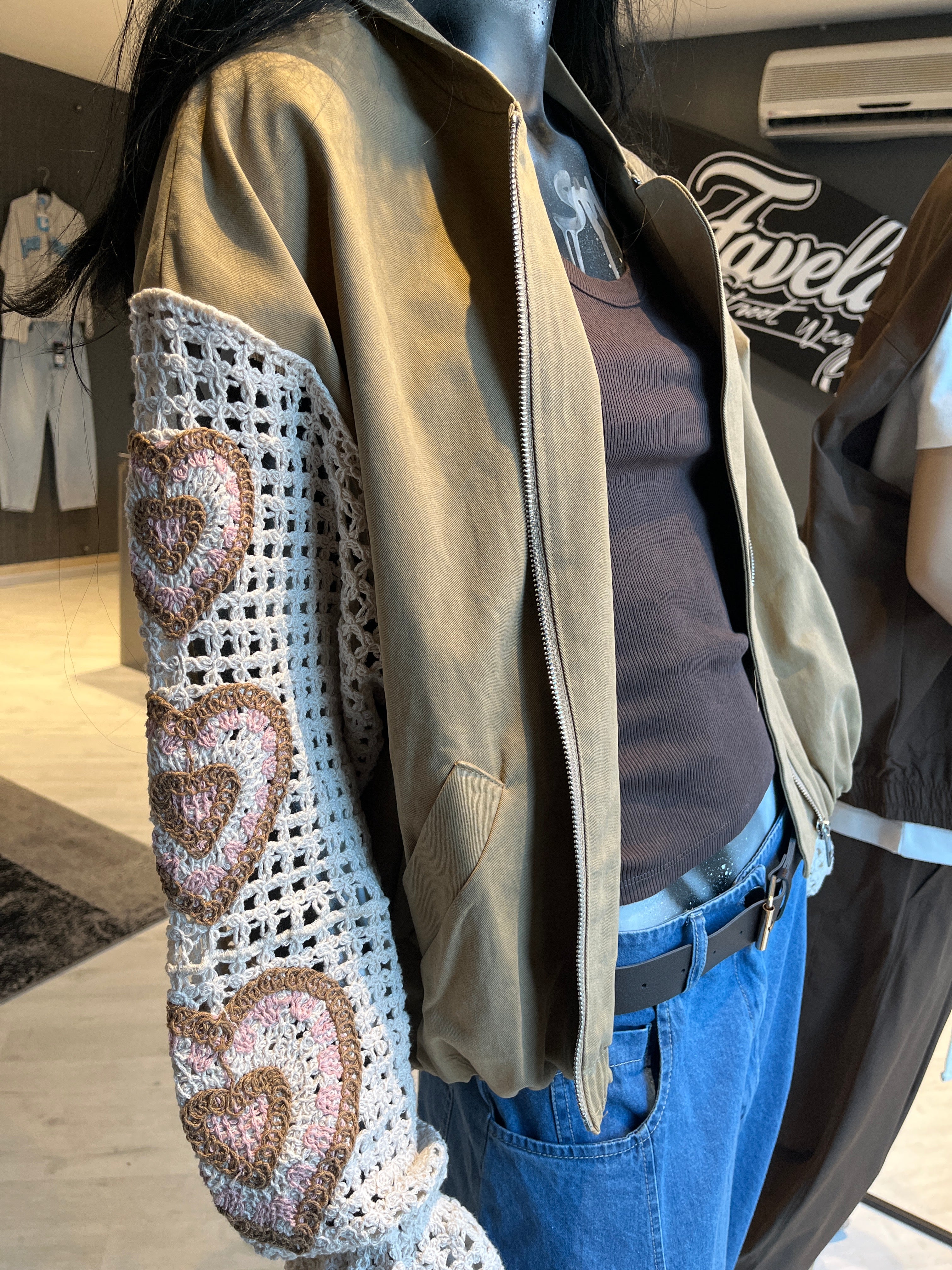 Bomber con manica in macrame