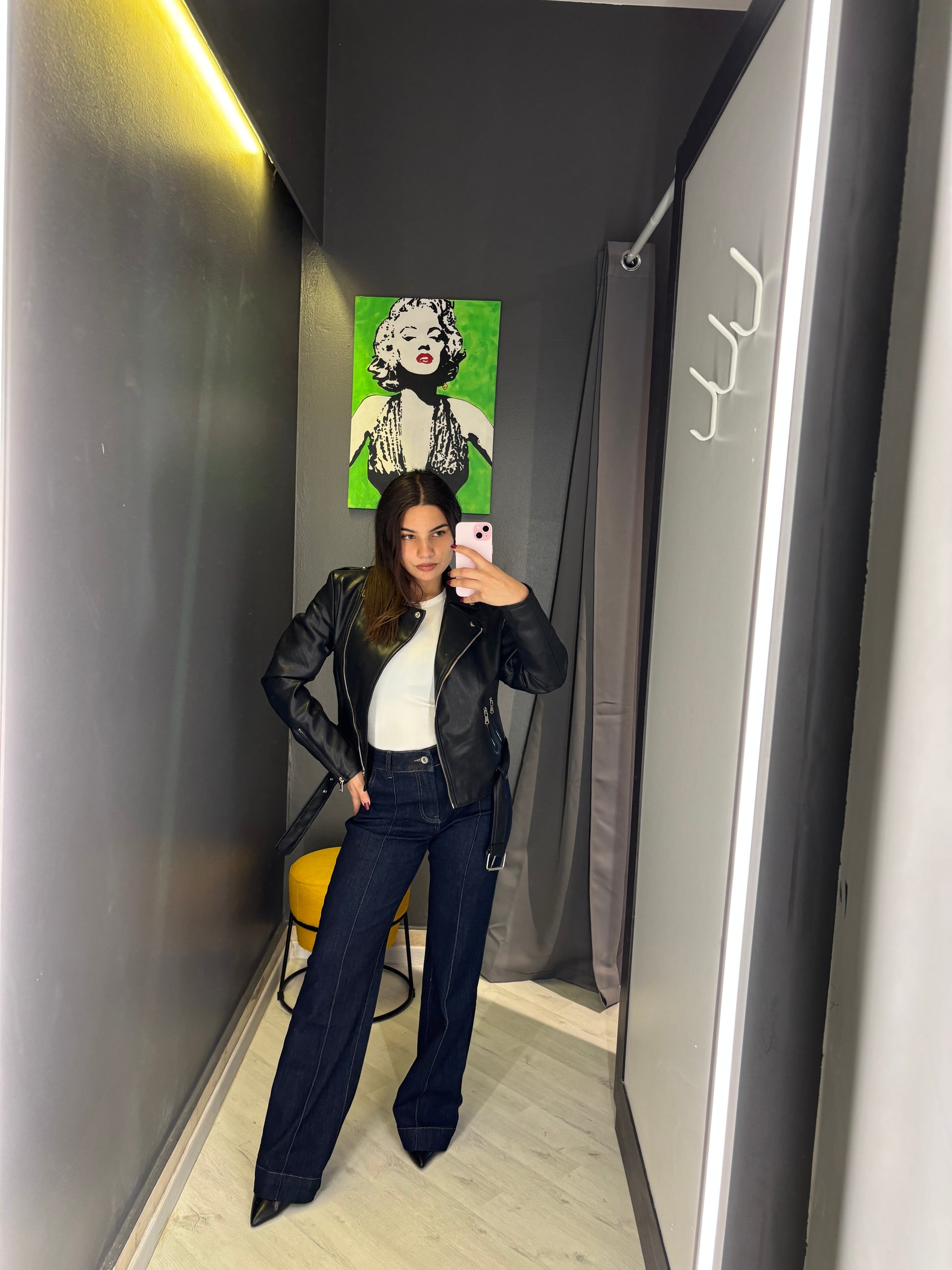 Giacca in Ecopelle Nera – Stile Iconico e Intramontabile