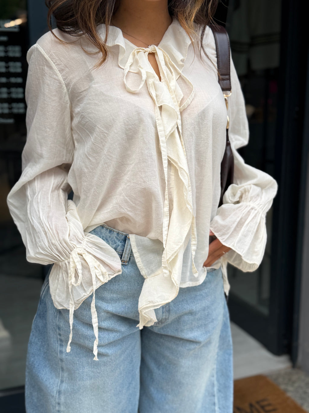 CAMICIA CON VOLANT