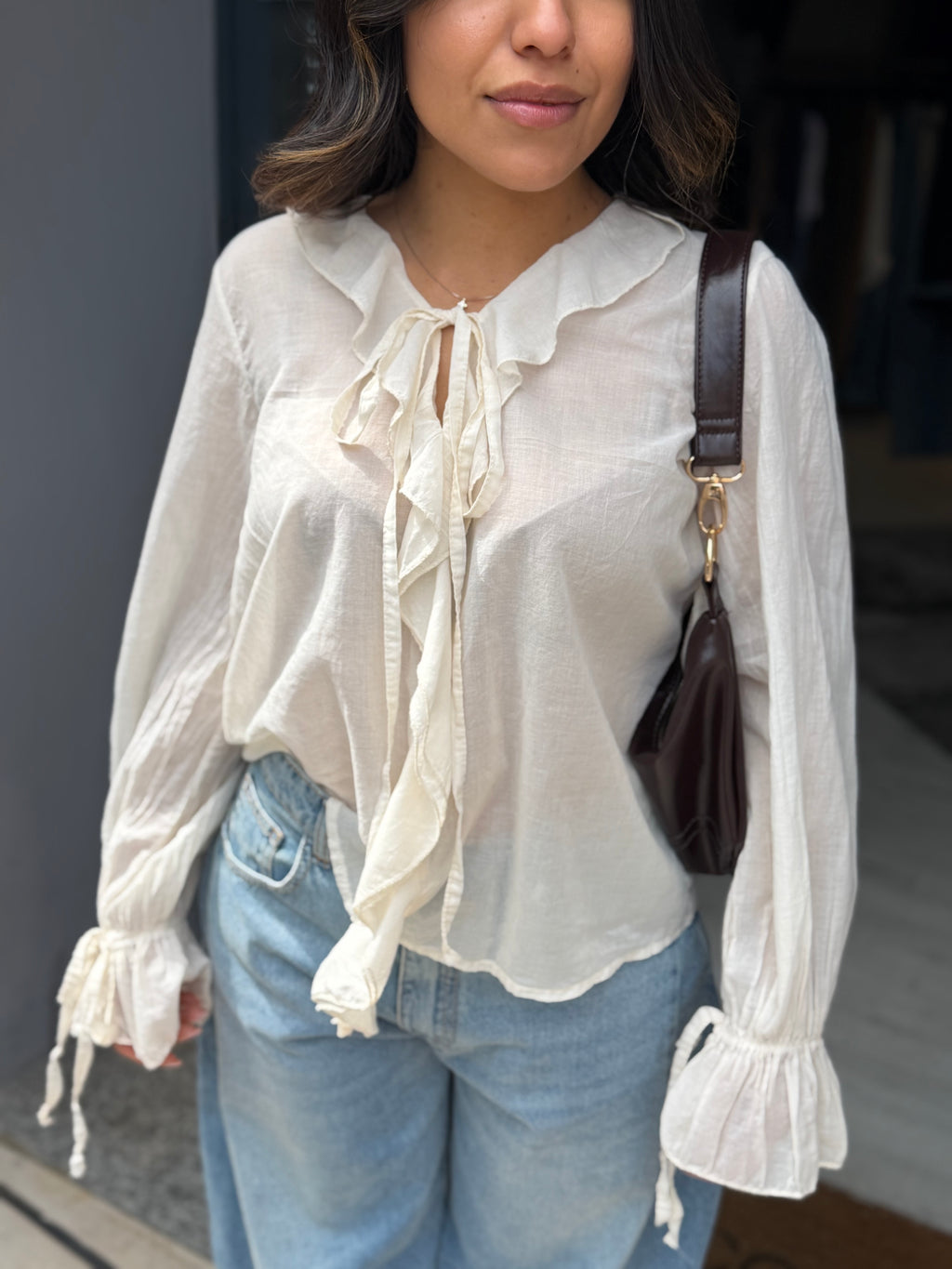 CAMICIA CON VOLANT