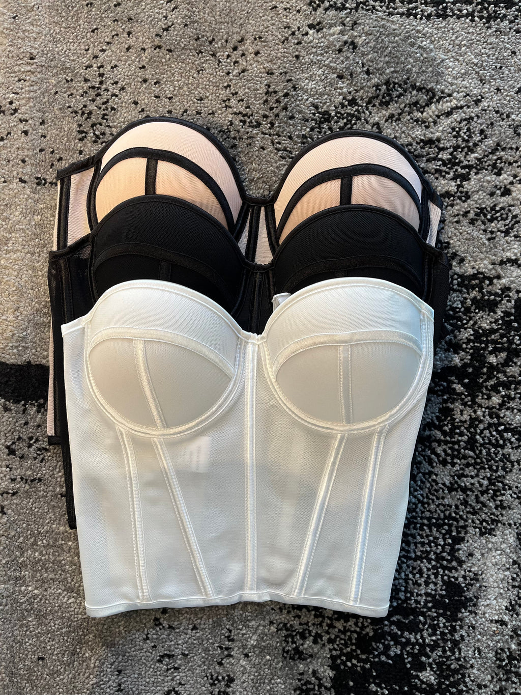 Top Corsetto Bianco Elegante con Coppe Strutturate