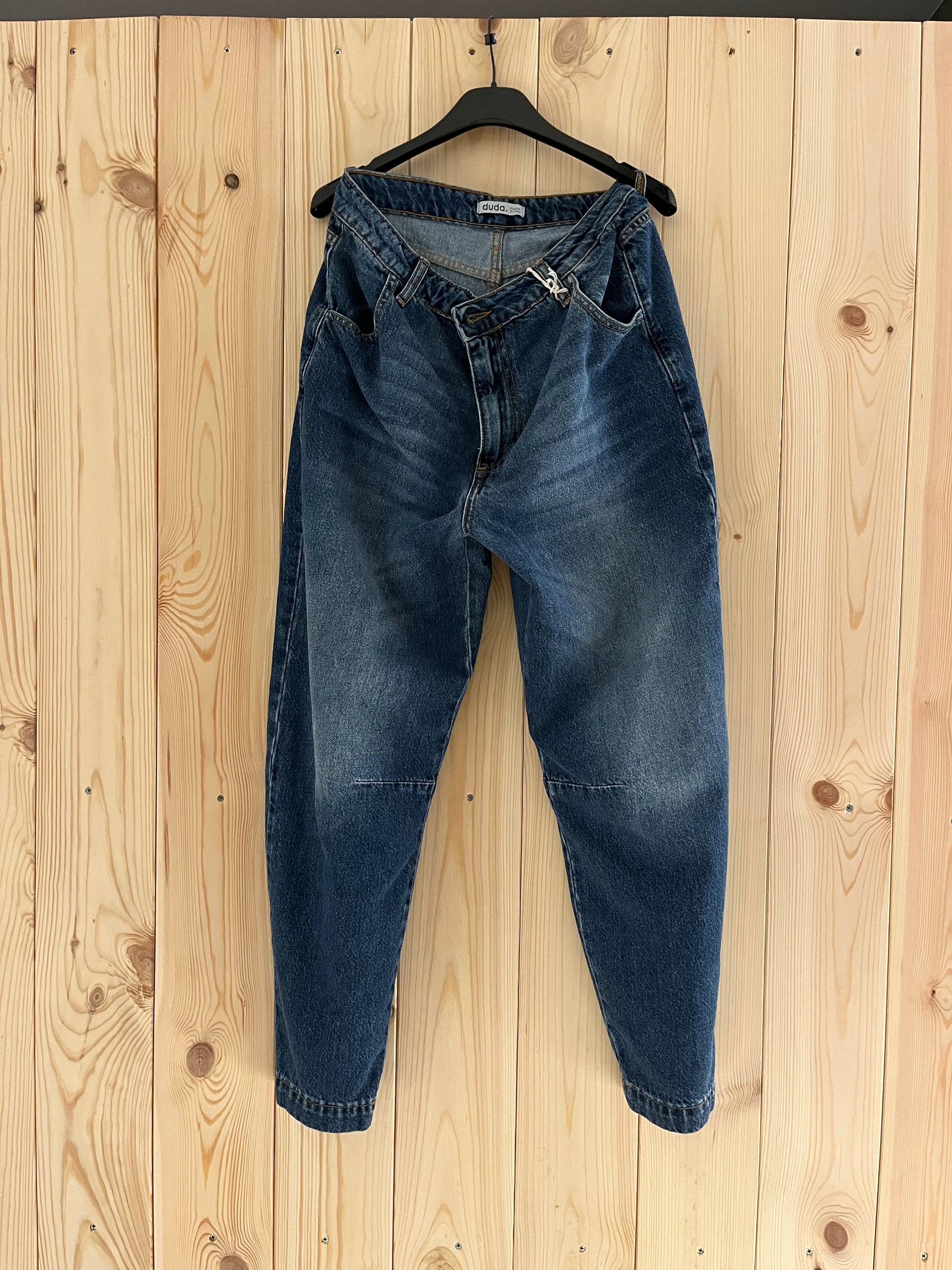 Jeans Oversize a Vita Alta – Stile Urban Vintage