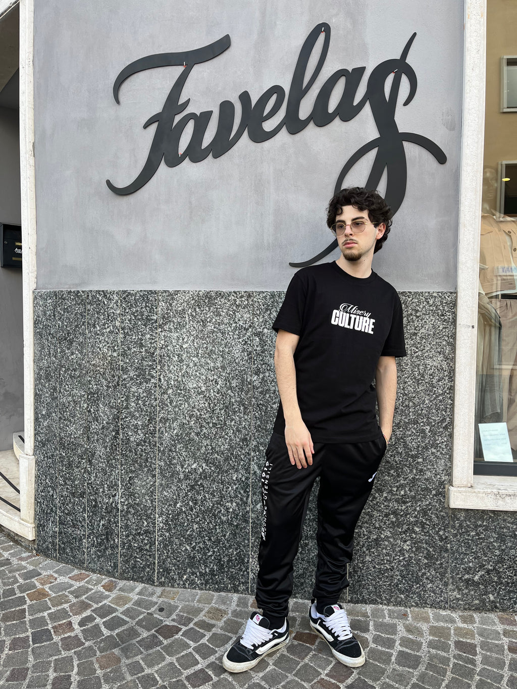 T-shirt Culture – Con scritte in rilevo - ADON