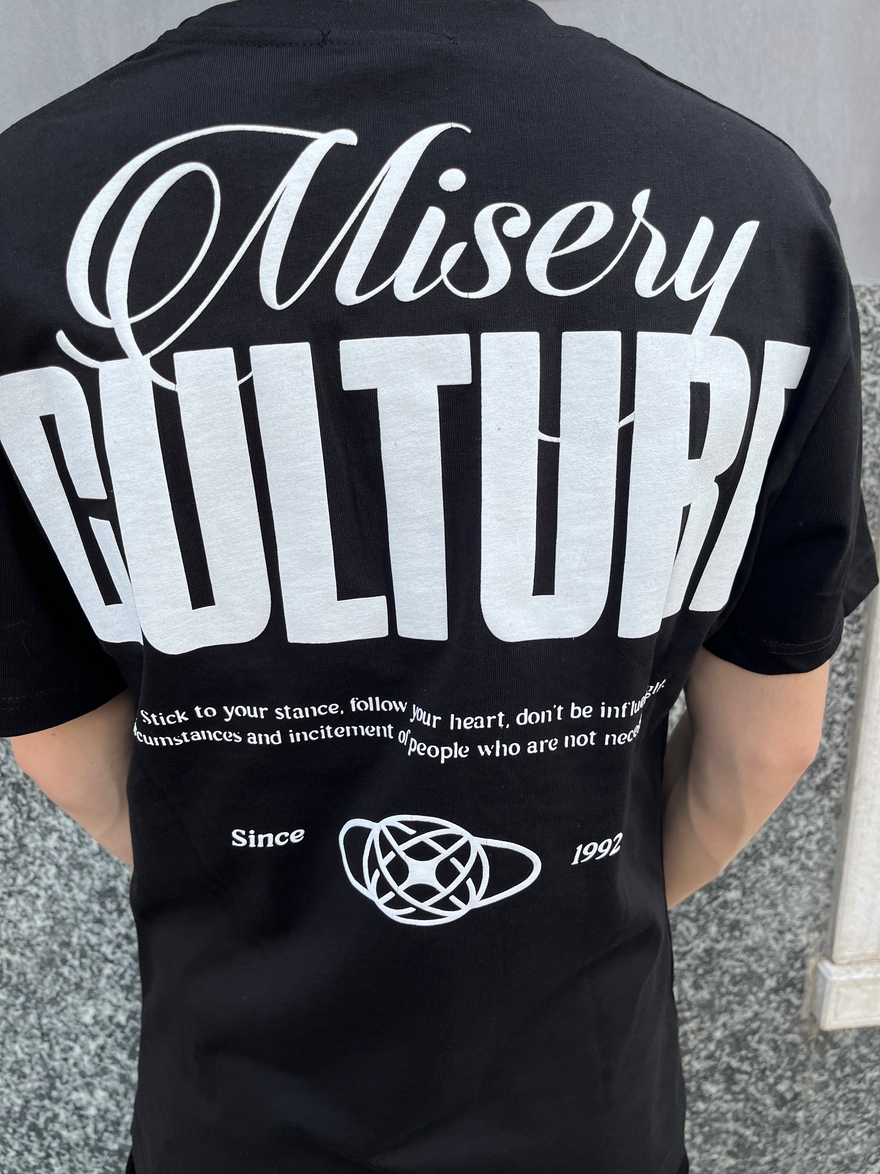 T-shirt Culture – Con scritte in rilevo - ADON