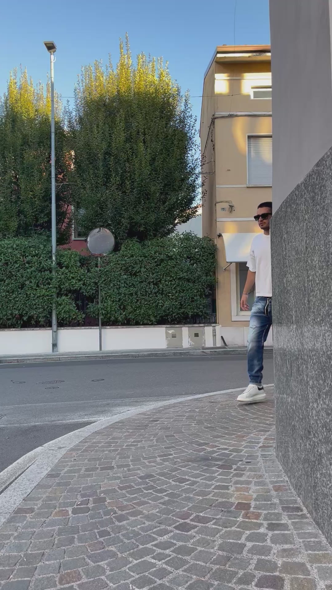 Jeans Slim Fit Destroyed “Urban Paint” – Effetto Schizzato e Lavaggio Sfumato