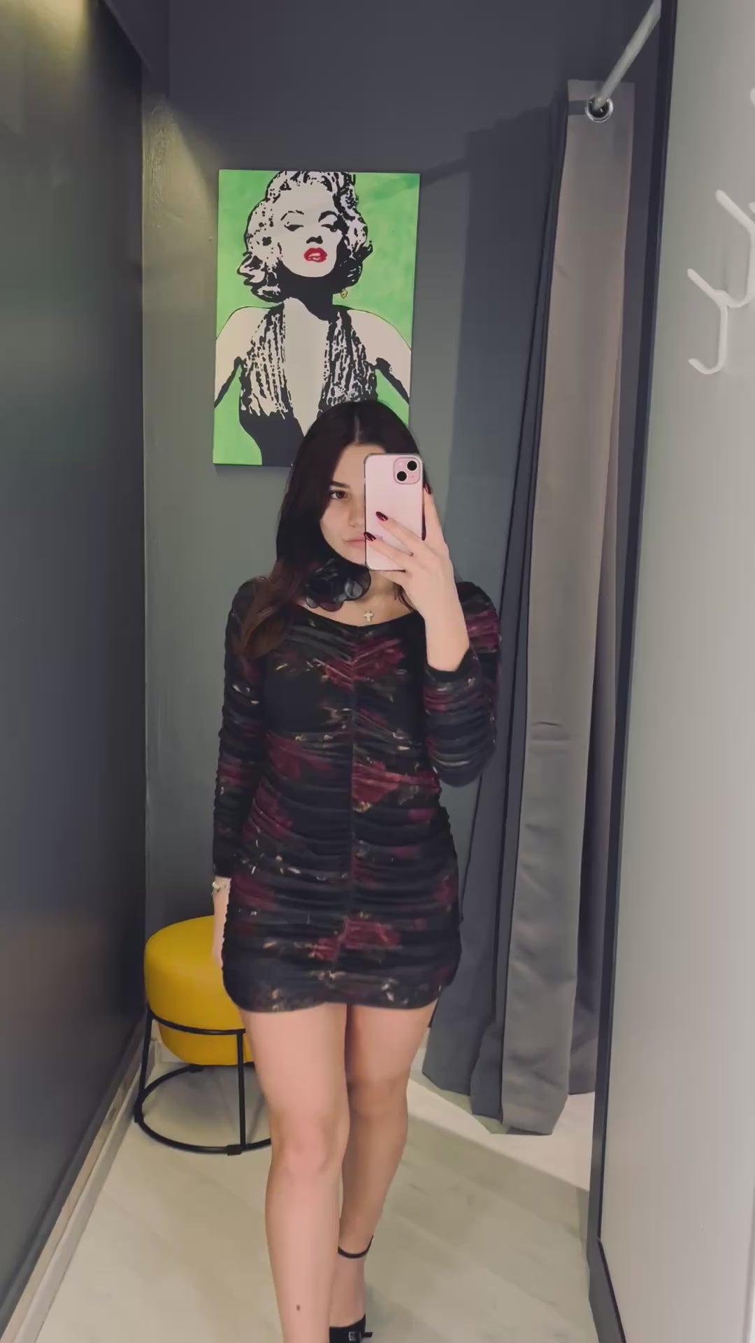 Mini Abito “Midnight Rose” – Effetto Drappeggiato & Stampa Dark-Chic