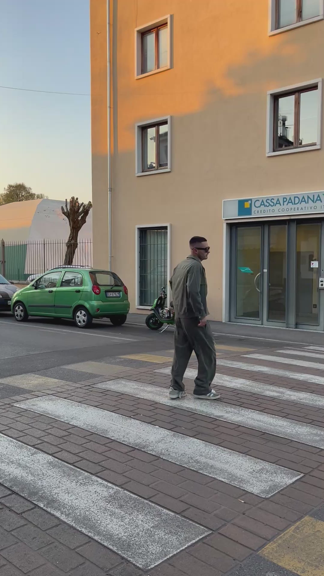 Completo Verde “Urban Flow” da Uomo – Stile Oversize Streetwear